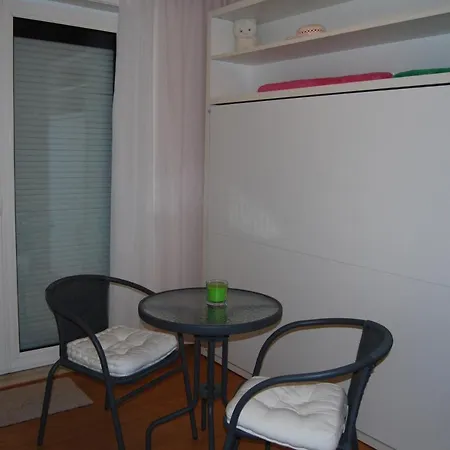 Ruzettelaan 183 T11 Bus 192 Apartment
